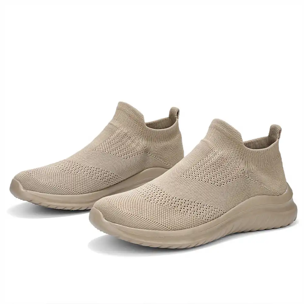 Beige Zachte Nieuwe Nieuwighei - Women'S Fashion From The 50S recensie en prijs